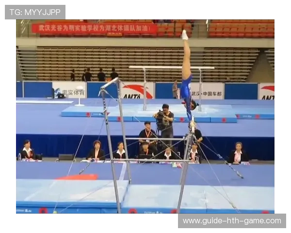 体操高低杠无缝连招如艺术作品